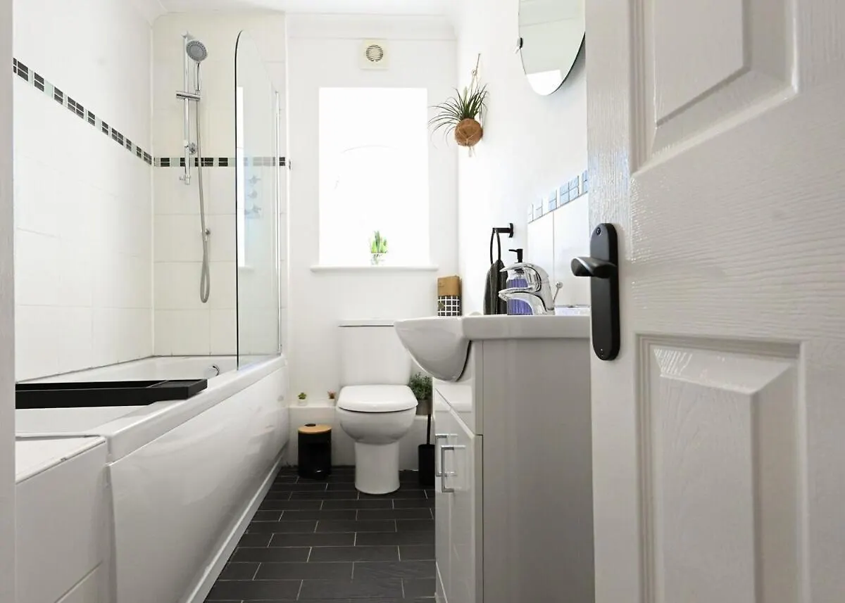 2 Bedroom Apartment By Littlepiggyrentals Short Lets & Serviced Accommodation Stansted Mountfitchet Near Stansted Airport
